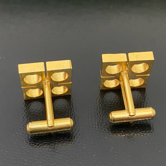 Vintage Unsigned Modernist Gold-tone Square with Holes Cufflinks - Picture 6 of 13